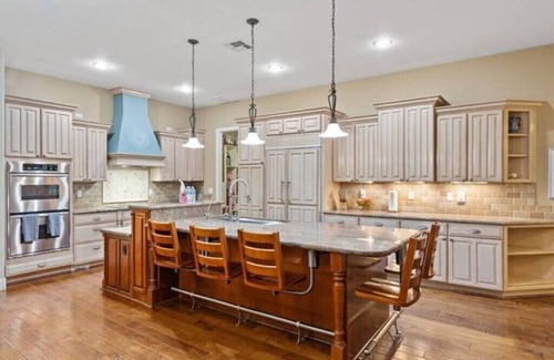 Gilbert House | Gilbert Royalty-Heated Pool, Spa, Home Theaternn