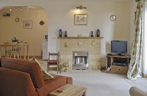 Ebrington House | Gilberts - E4752