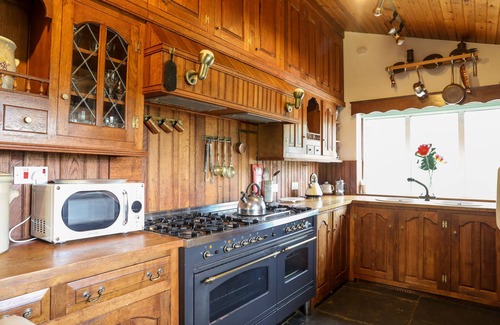 Dolgellau Cottage | GILFACHWYDD, pet friendly, character holiday cottage in Dolgellau