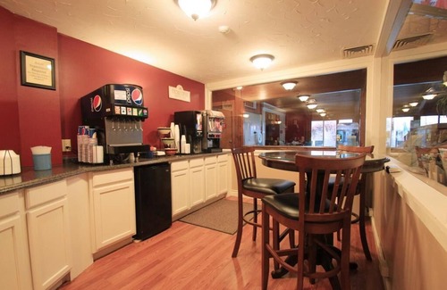 Gilford Condo | Gilford condo with pool, walk to beach, 7 mins to Gunstock