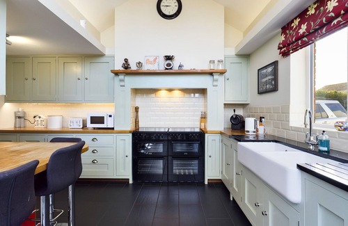 Egremont House | GILL GROVE, pet friendly, with hot tub in Egremont, Cumbria