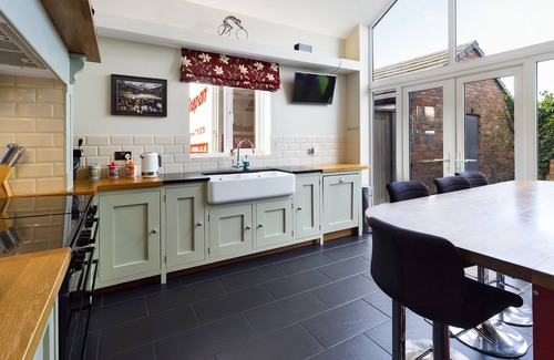 Egremont House | GILL GROVE, pet friendly, with hot tub in Egremont, Cumbria