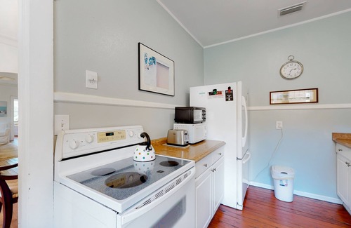 Gillespie Park House | Gillespie Park Pool Cottage | House in Sarasota