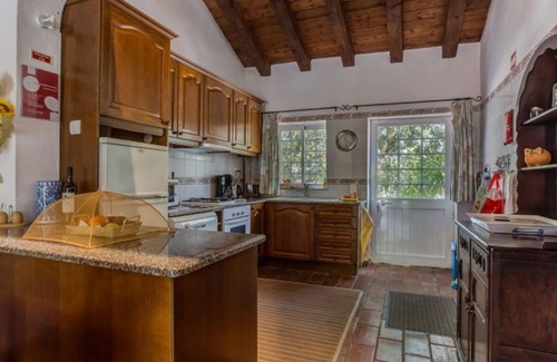 Alcalar House | Girassol Apartment in Quinta Velha by LovelyStay