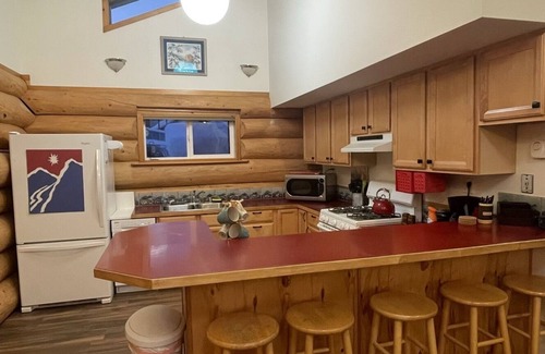 Alyeska Cabin | Girdwood Chalet with views of Alyeska