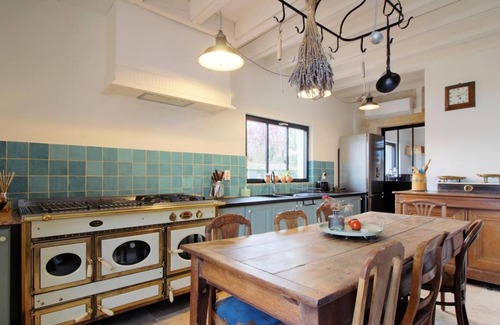 Les Eglisottes-et-Chalaures House | GITE LA CAQUETOIRE - 10 PEOPLE