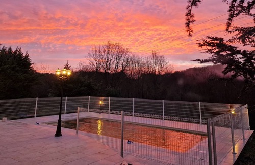 Pampelonne House | Gite 15 pers Tarn Aveyron with heated swimming pool