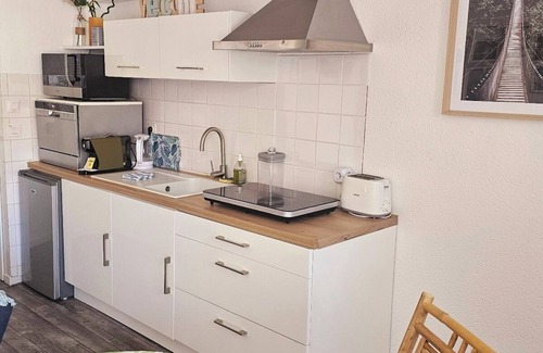 La Roche-sur-Yon Apartment | Gîte 3 pers Bornéo - Relaxation with heated swimming pool and secure parking lot