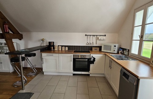 Arros-de-Nay Cottage | Gîte at the foot of the Pyrenees, ocean 1h15 away, property with swimming pool and tennis court.