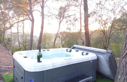 La Caravane House | GITE AVEC SPA JACUZZI au cœur de Provence Côte d'Azur