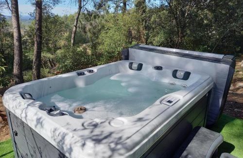 La Caravane House | GITE AVEC SPA JACUZZI au cœur de Provence Côte d'Azur