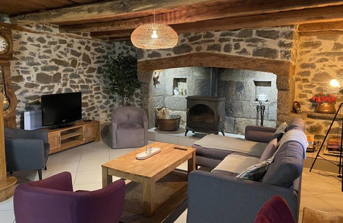 Carlat Cottage | Gite Carlat, 3 bedrooms, 6 persons