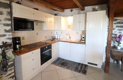 Carlat Cottage | Gite Carlat, 3 bedrooms, 6 persons