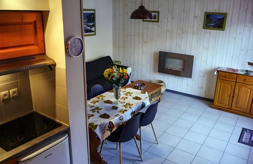 Peyragudes Cottage | Gîte 'Clarabide' with Mountain View, Private Terrace and Wi-Fi