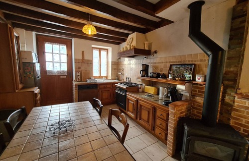 Dampierre-en-Burly Cottage | Gite Dampierre-en-Burly, 2 bedrooms, 4 persons
