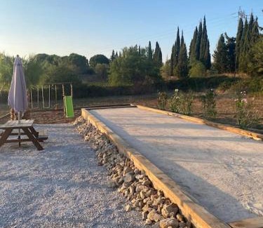Beziers Apartment | Gite de 2 à 5p avec piscine sur domaine 3Ha