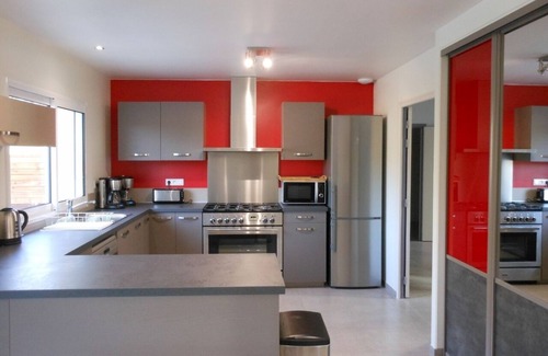 Marcey-les-Greves Villa | GITE DE L'ETANG, 6 bedrooms, private heated swimming pool, private park, fishing pond