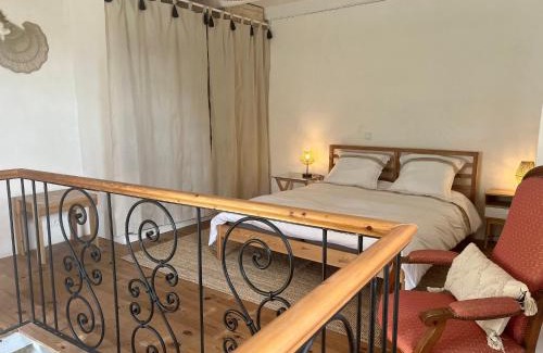 Cumont House | Gite du Chateau Des Fours
