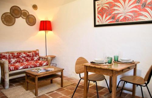 Cumont House | Gite du Chateau Des Fours