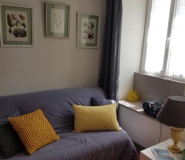 Vaux-sur-Seulles House | Gite du Jardin Des Sources