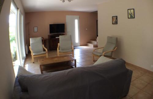 Saint-Genies-de-Comolas House | Gite Du Lavoir