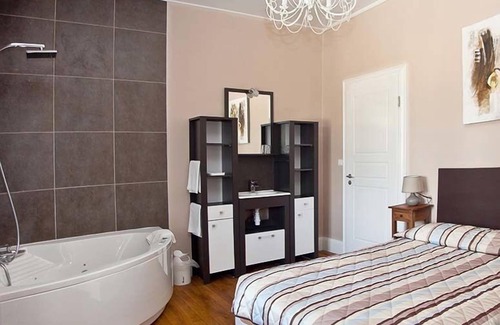 Vitry-le-Francois Cottage | Gîte-Ensuite with Bath-Marronnier