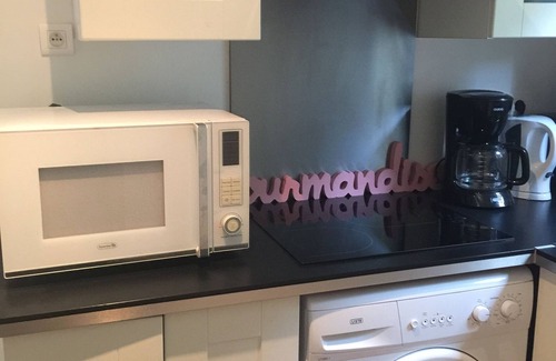 Saint-Saturnin-les-Avignon House | Gite " Au fond du jardin"