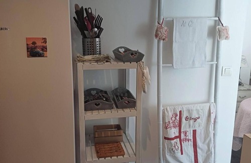 Saint-Saturnin-les-Avignon House | Gite " Au fond du jardin"