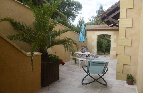 Sainte-Alvere Cottage | Gite ground floor house 200 m from the village, swimming pool