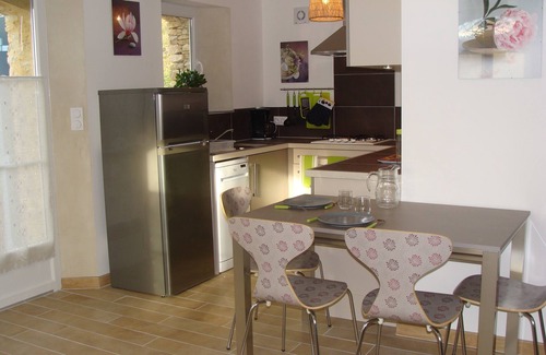 Saint-Andre-d'Olerargues Cottage | Gite in Mas Provençal, all comforts, air-conditioned, with swimming pool