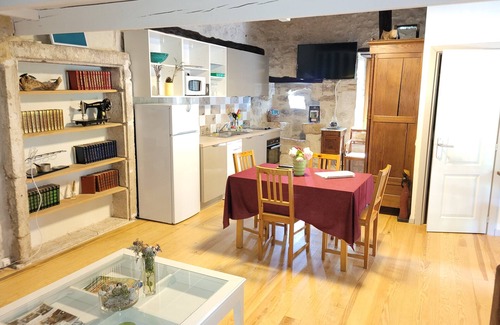 Fargues Cottage | Gîte in the heart of nature, large terrace, with swimming pool