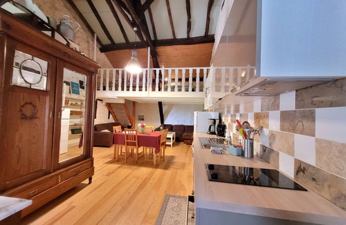 Fargues Cottage | Gîte in the heart of nature, large terrace, with swimming pool