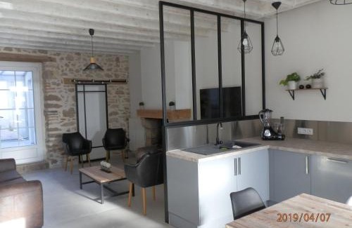 Mauleon House | GITE IZALIN AVEC SPA A 20 min du Puy du Fou