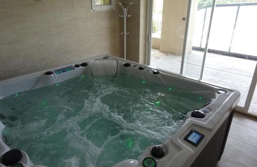 Grillon House | gite la bonnelle piscine spa