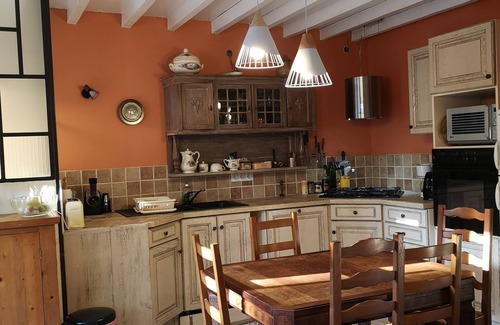 Saint-Franchy House | Gite La Tanière d'Ysengrin a cosy house in the heart of a Burgundy village