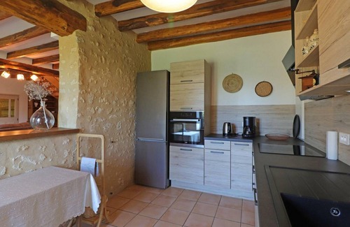 Le Pin-la-Garenne Cottage | Gite Le Pin-la-Garenne, 3 bedrooms, 8 persons