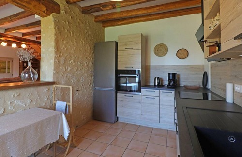 Le Pin-la-Garenne Cottage | Gite Le Pin-la-Garenne, 3 bedrooms, 8 persons