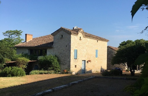 Touffailles Cottage | GITE " le romarin " en quercy swimming pool and tennis court