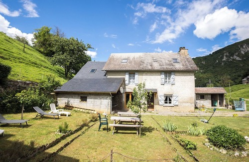 Beaudean House | Gite le Ruisseau 12 pers 7 chambres label Altamonta