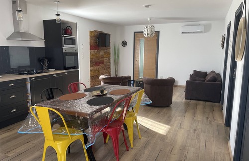 Saint-Cybranet House | Gîte Lealy Private spa and air conditioning