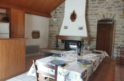 Gorges du Tarn Causses Cottage | Gite "Les Osiers" sleeps 4 to 10, near river 8km Ste Enimie and Ispagnac.