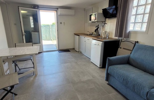 Tangry House | Gîte 'Les Gites Des Hauts Pays' with Private Terrace, Wi-Fi and Air Conditioning