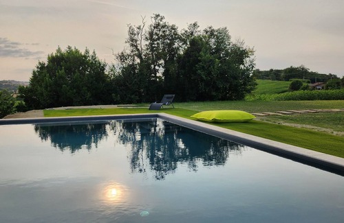 Maurens House | Gîte Les Hauts d’En Perrin with Heated Pool and Mountain View