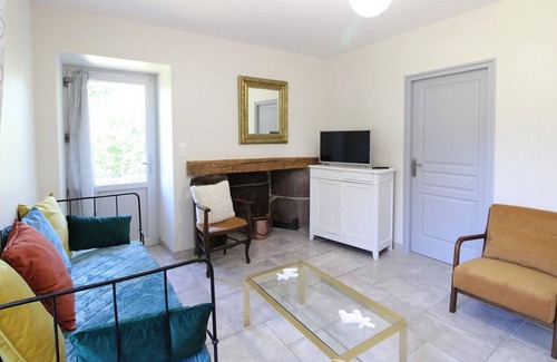 Mandailles-Saint-Julien Cottage | Gite Mandailles-Saint-Julien, 3 bedrooms, 5 persons