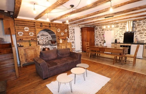 Mandailles-Saint-Julien Cottage | Gite Mandailles-Saint-Julien, 1 bedroom, 3 persons