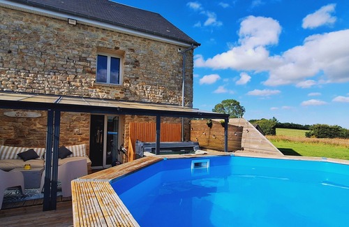 Les Monts d'Aunay House | Gite Normandie 15 persons, games & relaxation area, swimming pool, meeting room