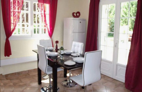 Soumensac House | Gite nr Eymet with Heated Jacuzzi, 100 metres from lake , Dordogne, Aquitaine