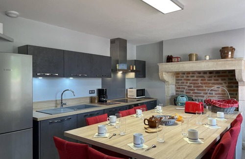 Pierrefitte-sur-Loire Cottage | Gite Pierrefitte-sur-Loire, 4 bedrooms, 9 persons