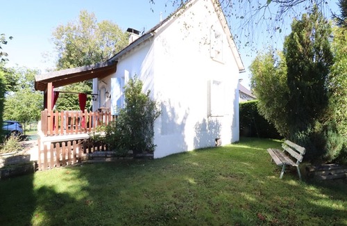 Pleaux Cottage | Gite Pleaux, 2 bedrooms, 5 persons