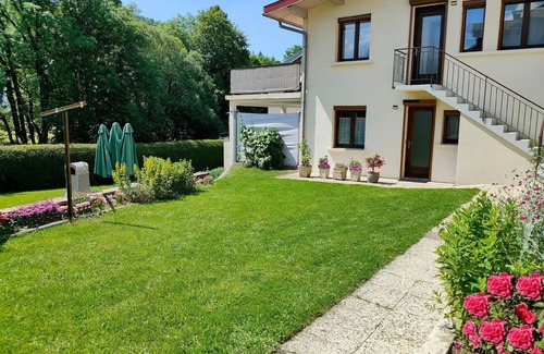 Foncine-le-Haut Apartment | Gite Roses Jura Mountains with Spa Sauna river